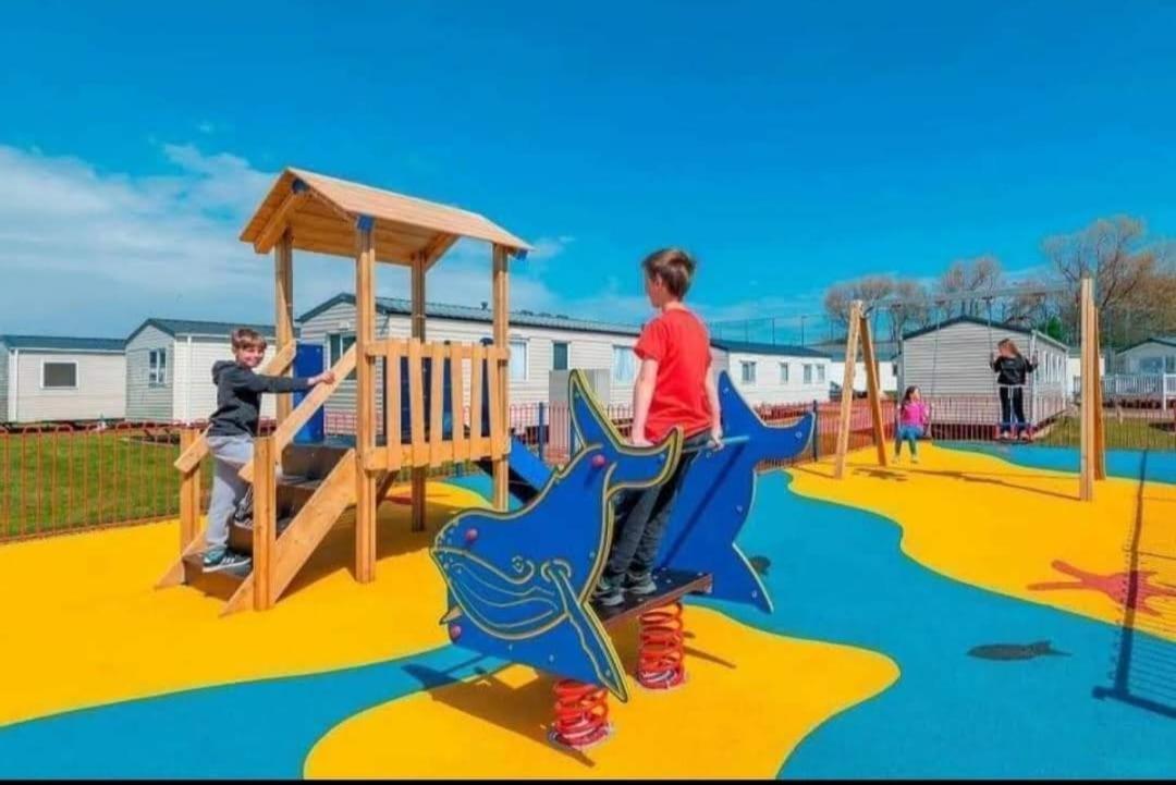 מלון ריל 6 Berth Caravan On Marine Holiday Park מראה חיצוני תמונה